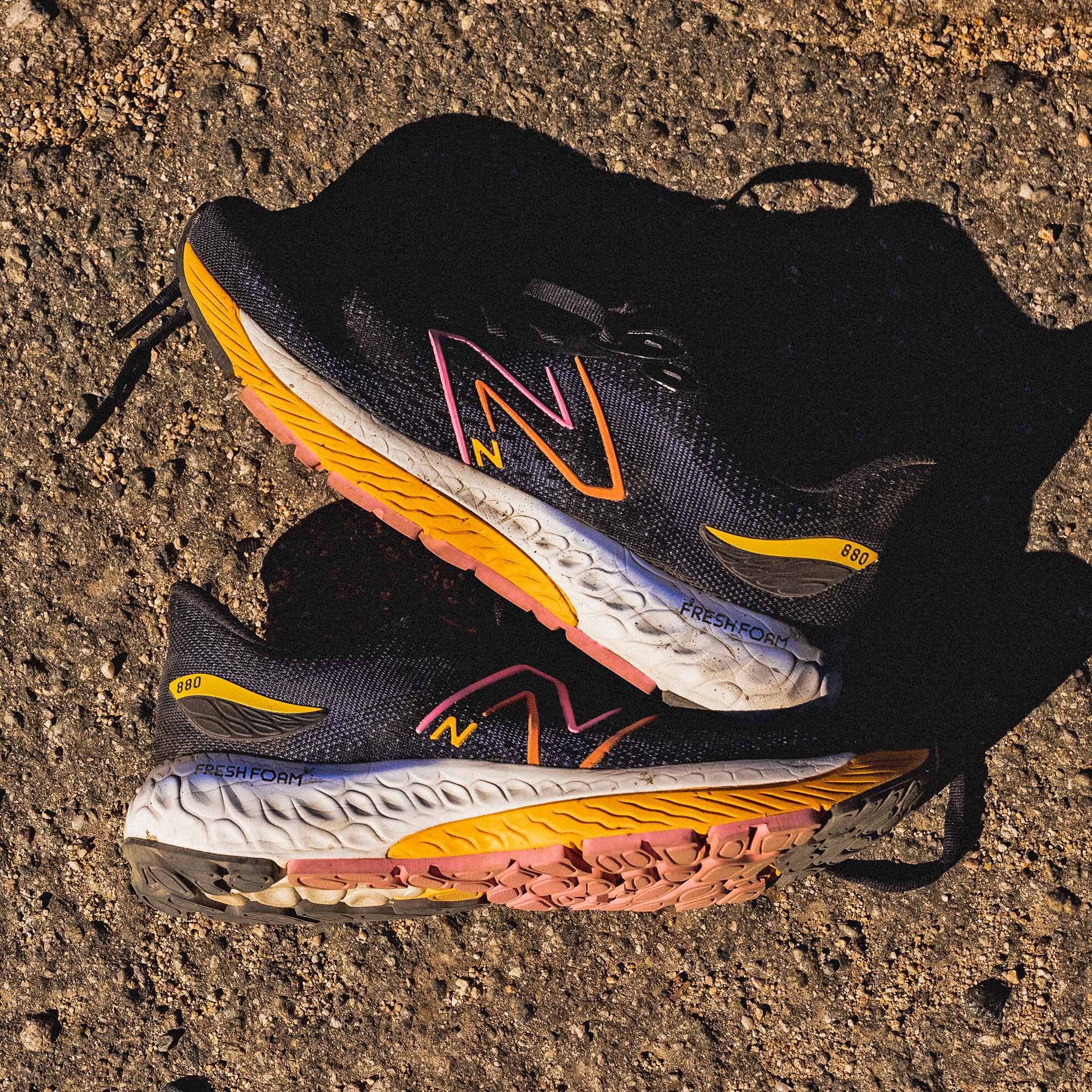 new balance sports shoes